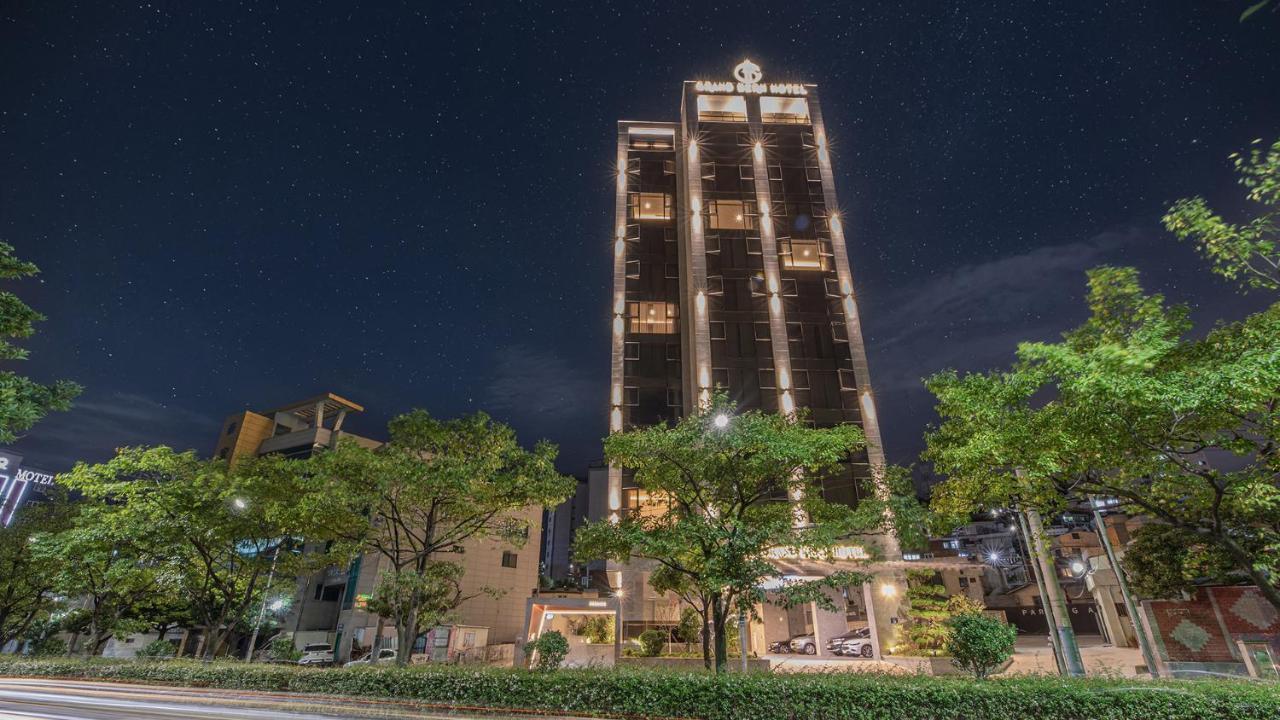 Yeongdo Grandbern Hotel Busan Exterior photo