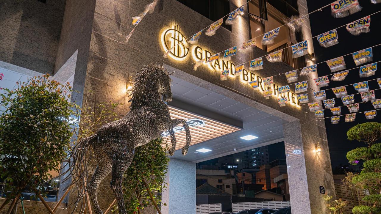 Yeongdo Grandbern Hotel Busan Exterior photo