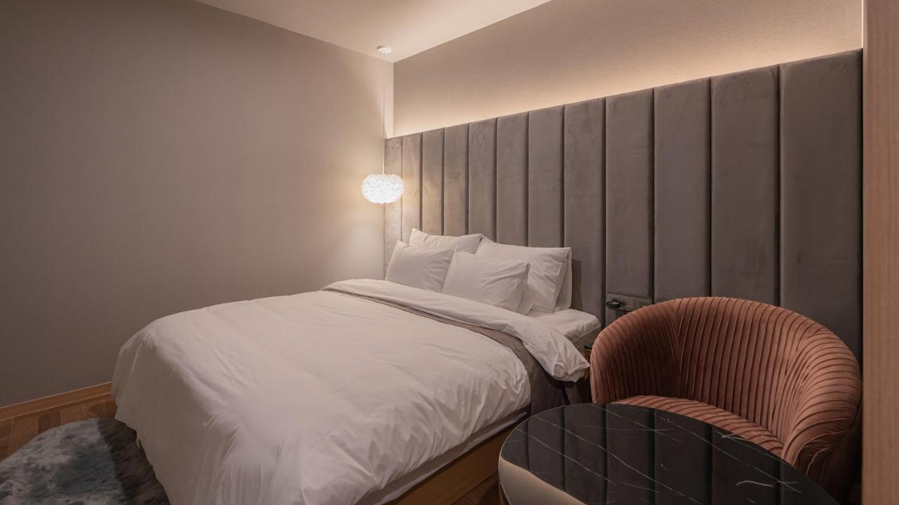 Yeongdo Grandbern Hotel Busan Exterior photo