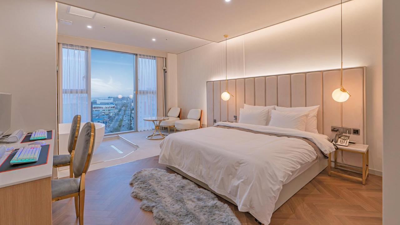 Yeongdo Grandbern Hotel Busan Exterior photo